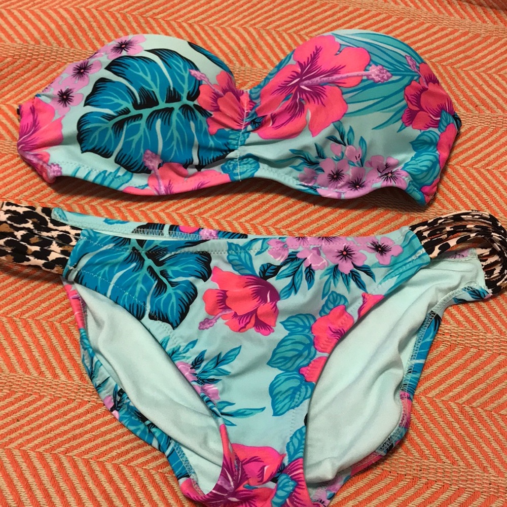 Xhilaration Floral and Cheetah Print Bikini 👙